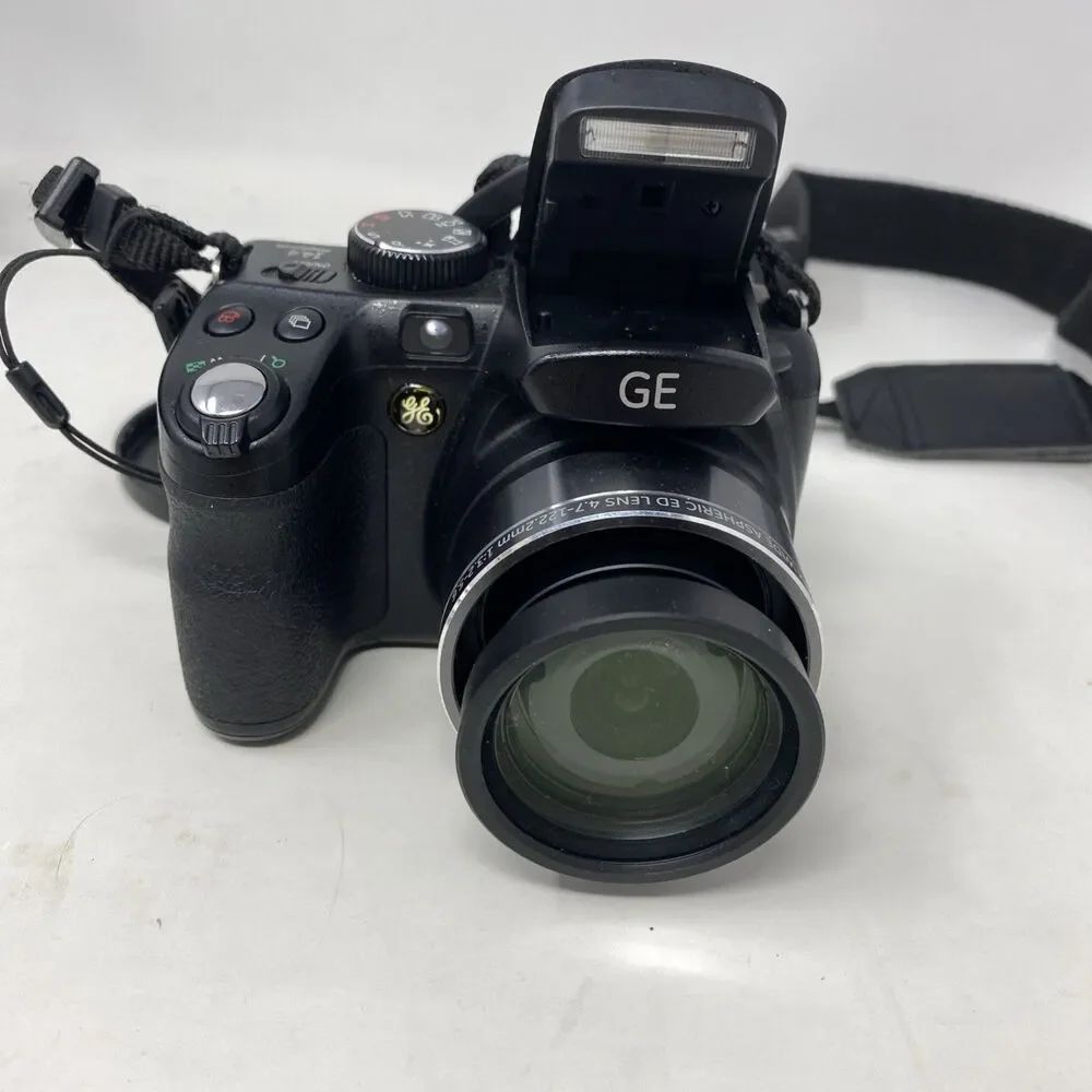 General  Electric Power PRO X600 Camera 14.1 MP Camera Black + Charger Tested!!.